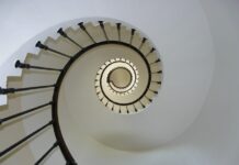 Ile kosztuje zrobienie schodów przed domem? Ile kosztuje zrobienie schodów przed domem?