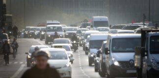 Dlaczego diesel dymi na biało?