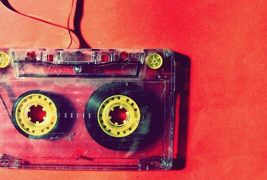 Czy taśma utrzyma Półkę? Czy taśma utrzyma Półkę?